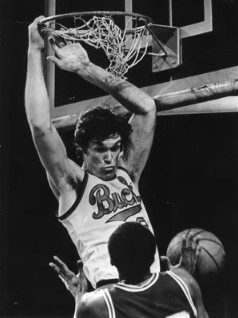 HoopsHype80大国际球员榜单引争议:文班第50,约基奇仅第4,奥拉朱旺登顶 HoopsHype80大国际球员榜单引争议:文班第50,约基奇仅第4,奥拉朱旺登顶