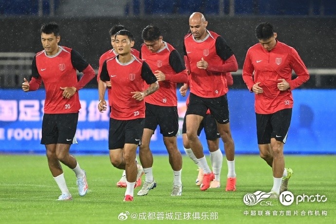 阿洛伊西确认变阵:明晚战术本赛季从未用过 阿洛伊西确认变阵:明晚战术本赛季从未用过
