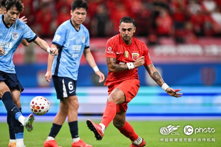 李新翔补时头球救主 海港1-1大连英博