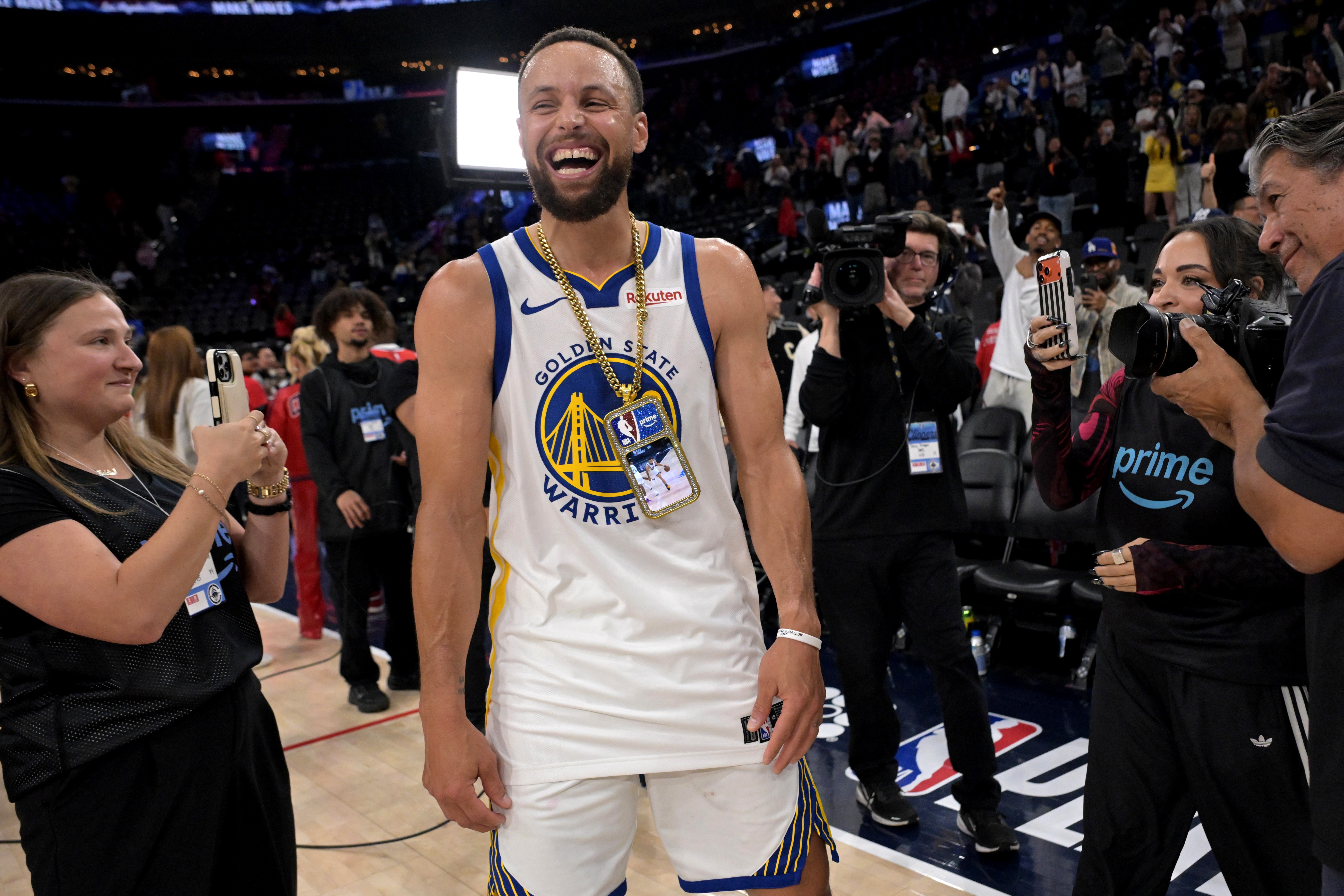 勇记：库里若想要顶薪 勇士会给 球队不会强迫他接受不想要的合同