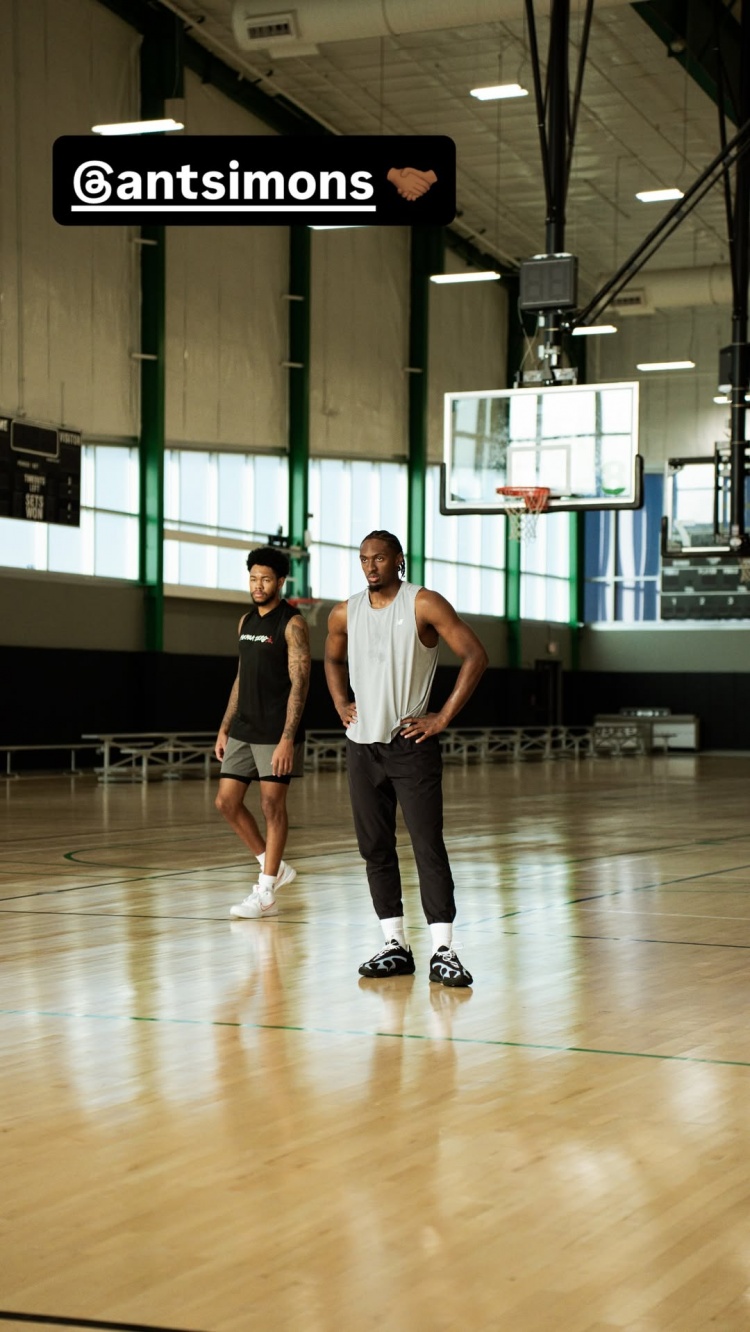 熟悉新队友！马克西社媒晒与安芬尼·西蒙斯一同训练照